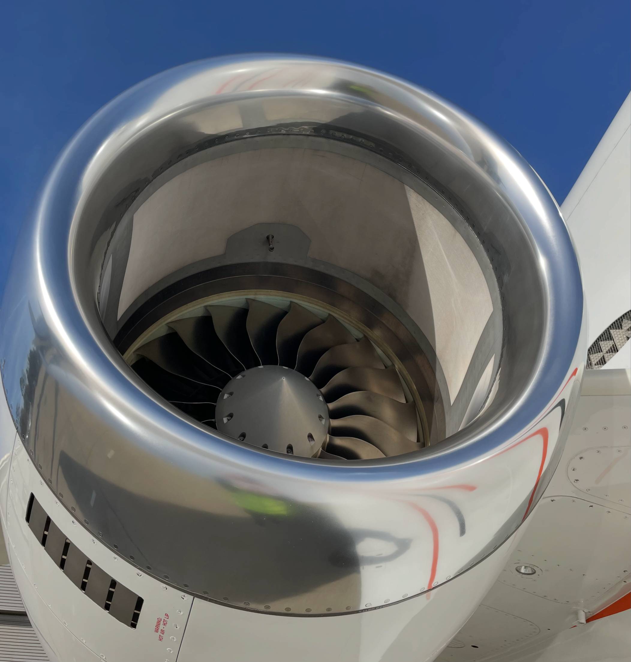 Market Analysis: Pre-owned Dassault Falcon 7X Bombardier Global 8000